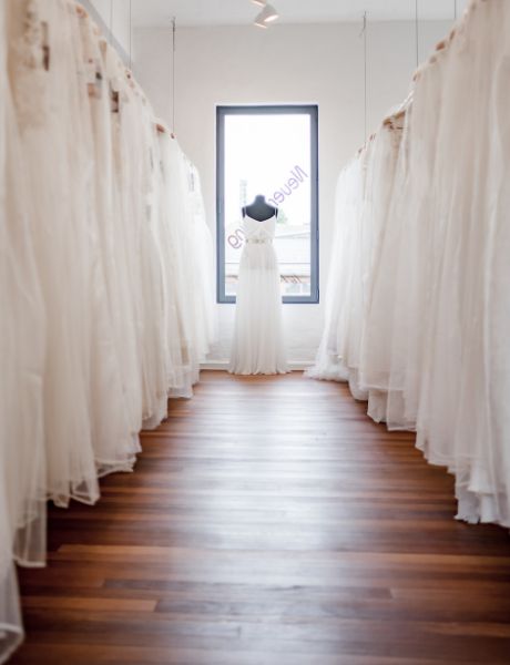 An die 300 Brautkleider sind bei liebenswert Brautmoden zu entdecken